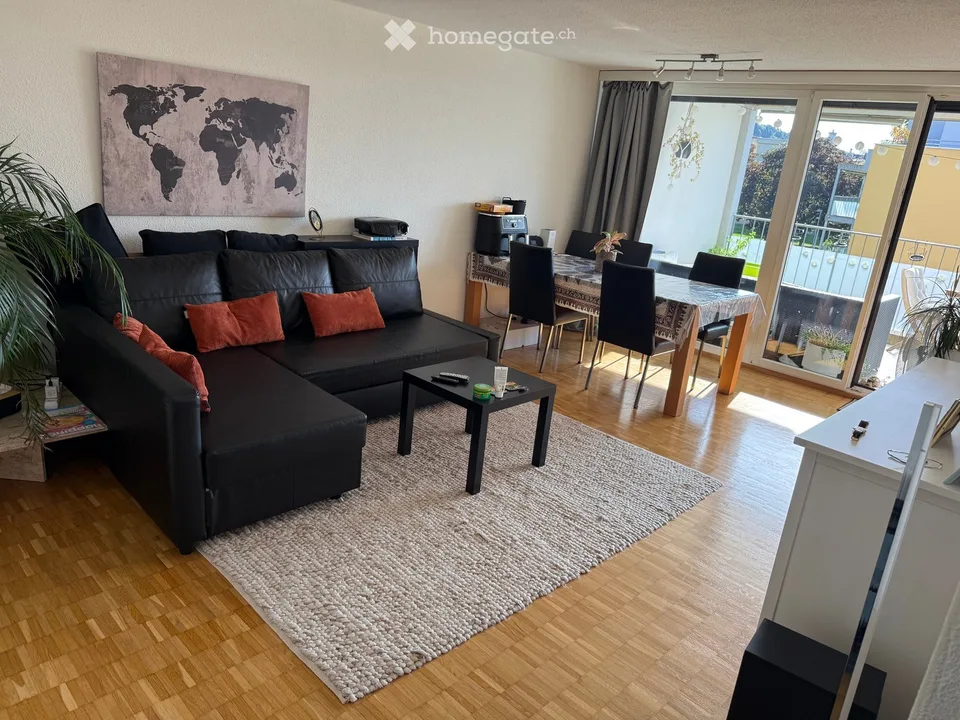 Zwischenmiete – voll möblierte 2,5-Zimmer-Wohnung mit grossem Balkon in Rotkreuz