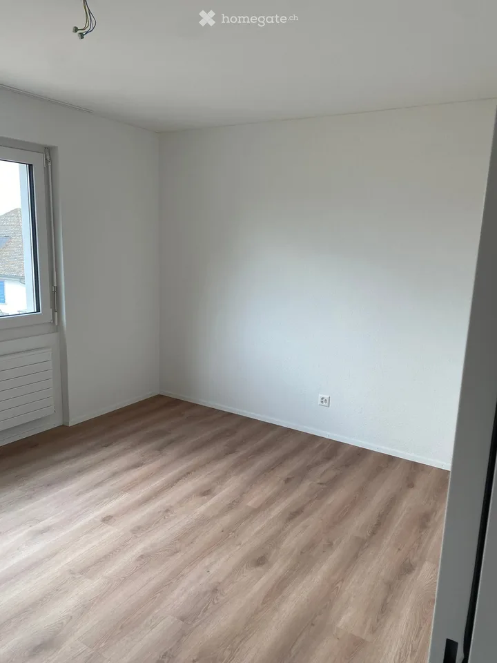 Grosszügige kernsanierte 3.5-Zimmer-Wohnung | 105.5 m² | 3 Min. zum Bahnhof Wädenswil