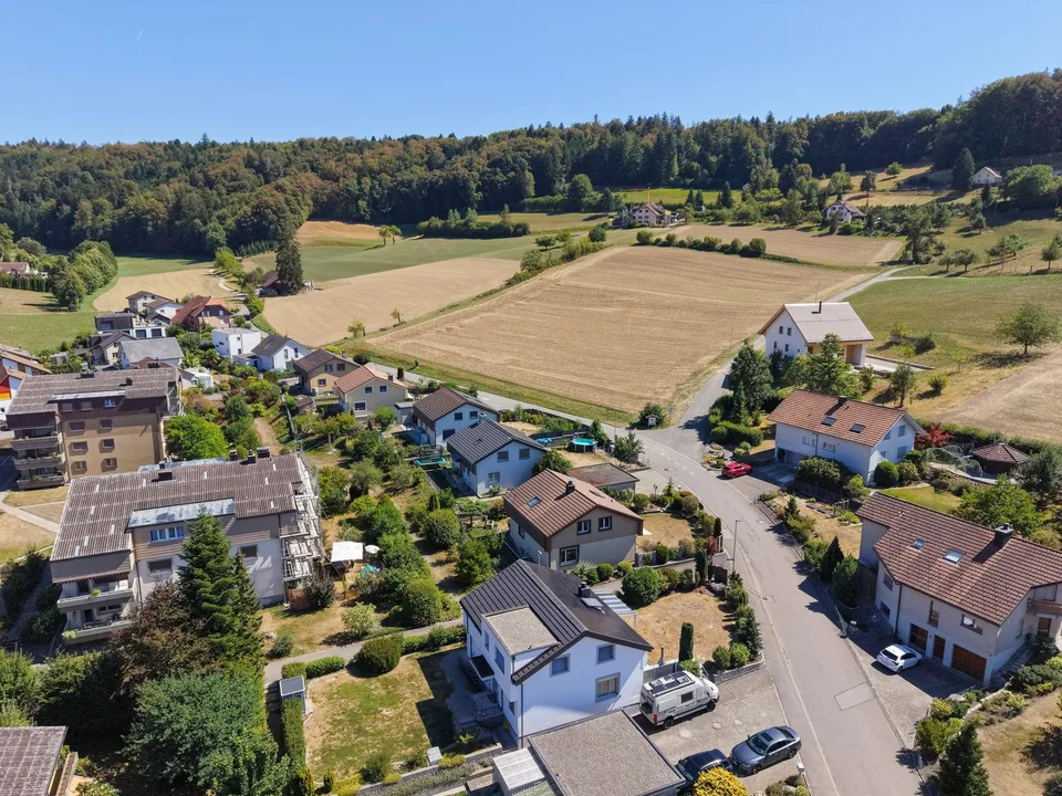 Casa unifamiliare di 6,5 locali in una posizione tranquilla con esposizione solare ideale – foto 2 di 14