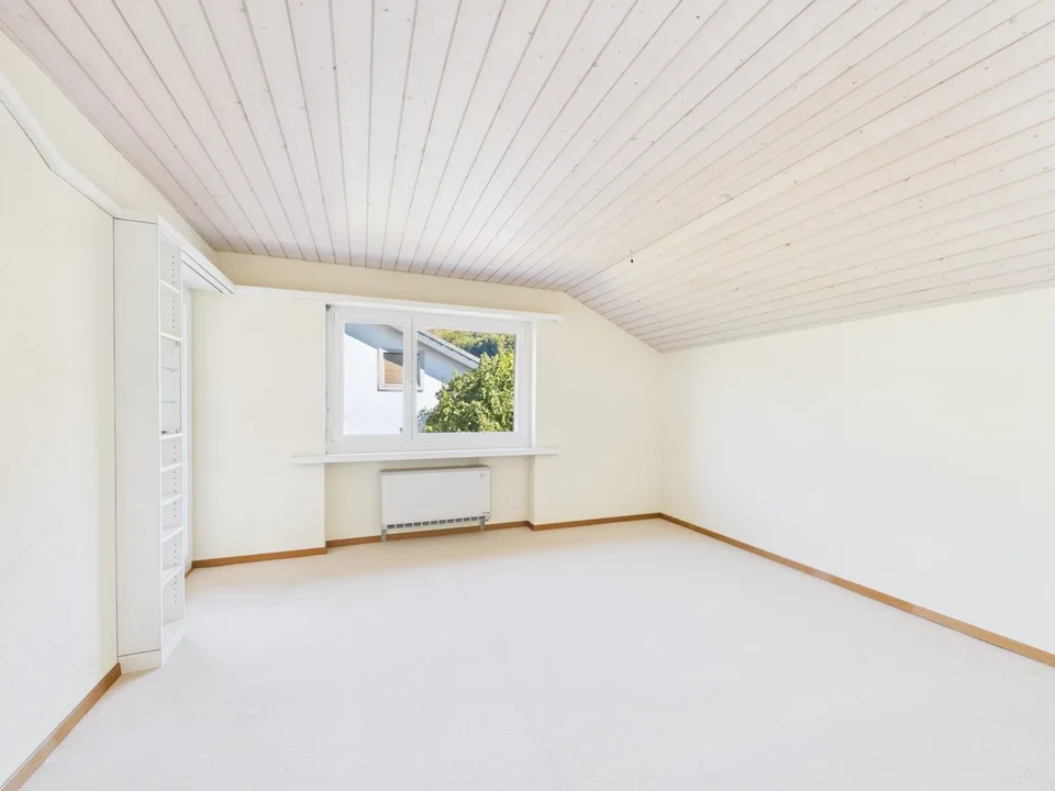 Casa unifamiliare di 6,5 locali in una posizione tranquilla con esposizione solare ideale – foto 8 di 14