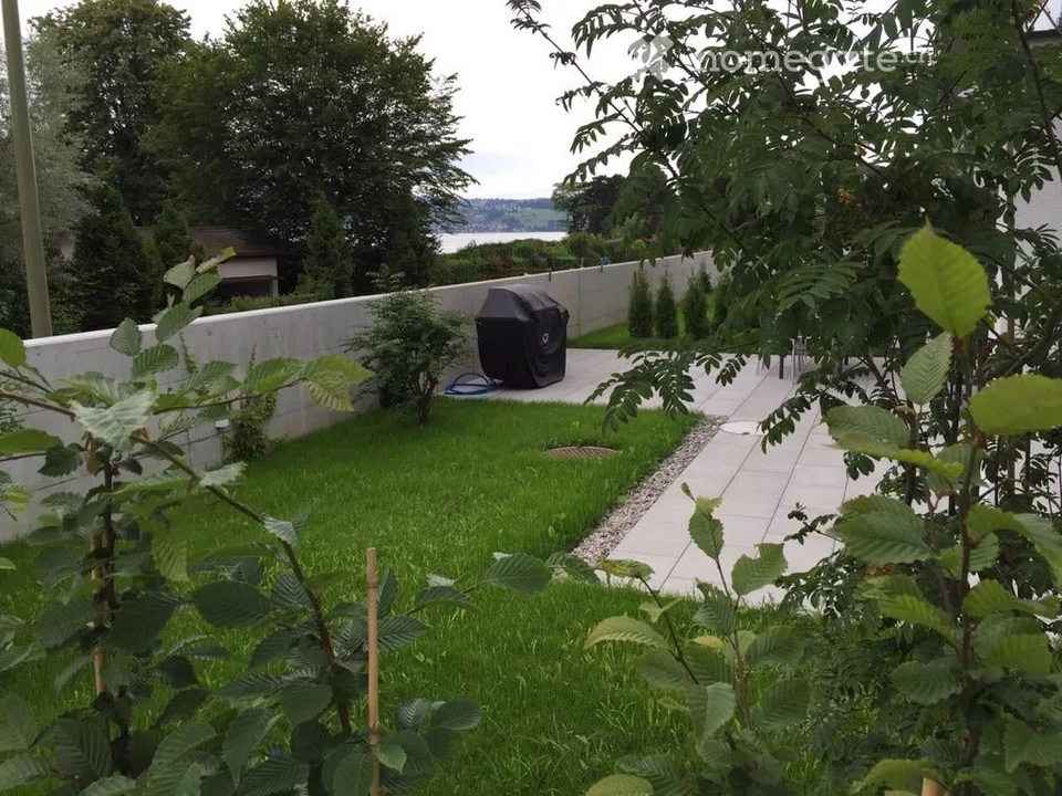 Incantevole appartamento di giardino di 3,5 locali su Seestrasse a Uerikon