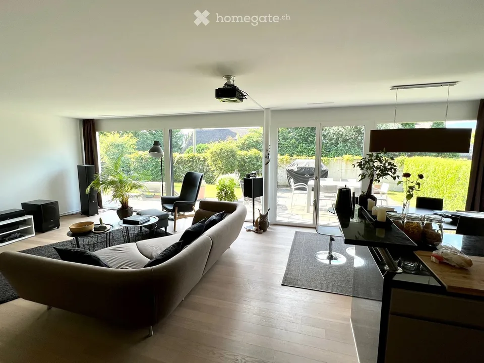 Incantevole appartamento di giardino di 3,5 locali su Seestrasse a Uerikon