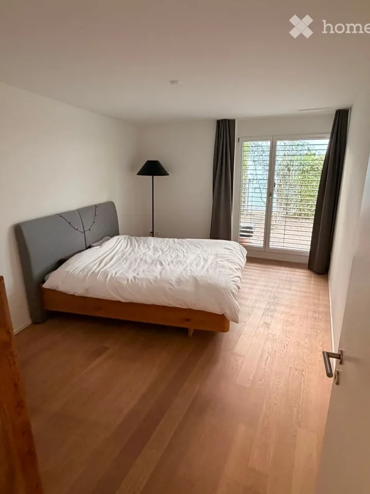 Incantevole appartamento di giardino di 3,5 locali su Seestrasse a Uerikon
