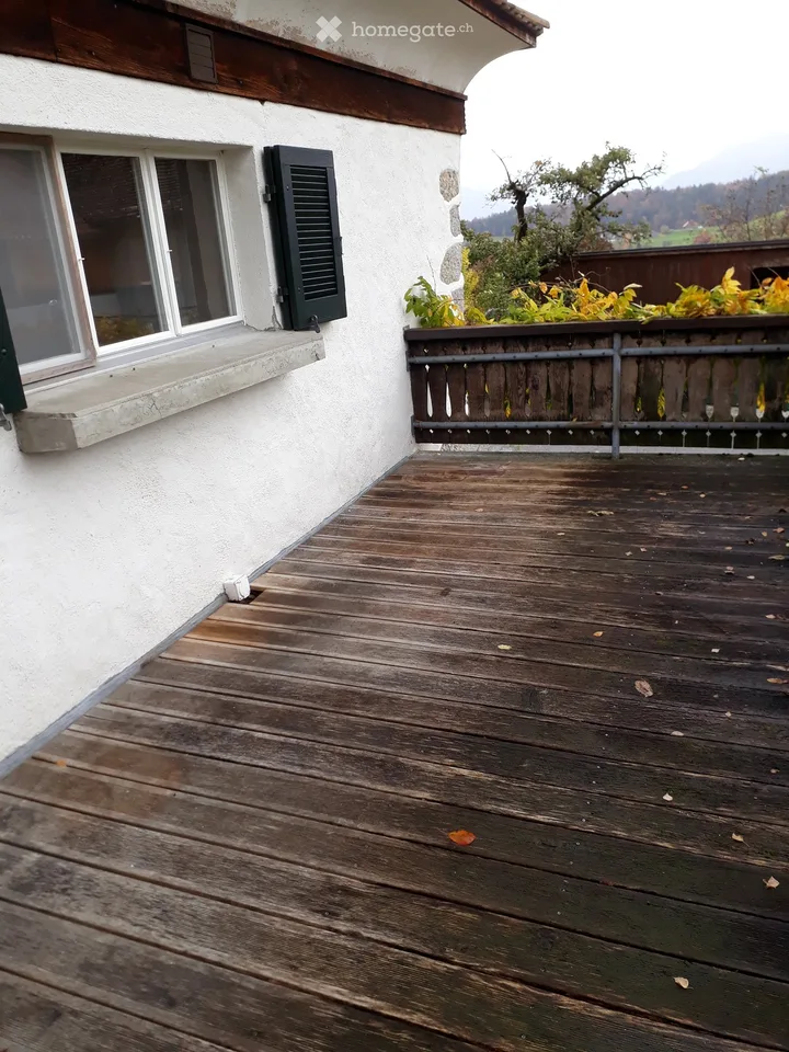 Appartamento luminoso, accogliente di 2 camere con vista sulla montagna e terrazza soleggiata