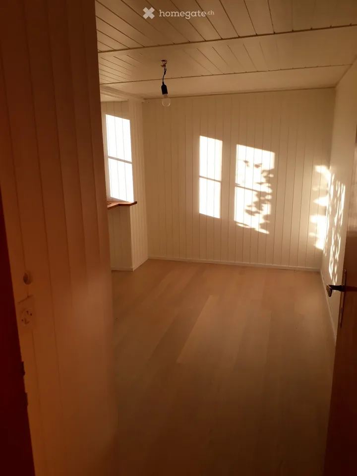 Appartamento luminoso, accogliente di 2 camere con vista sulla montagna e terrazza soleggiata