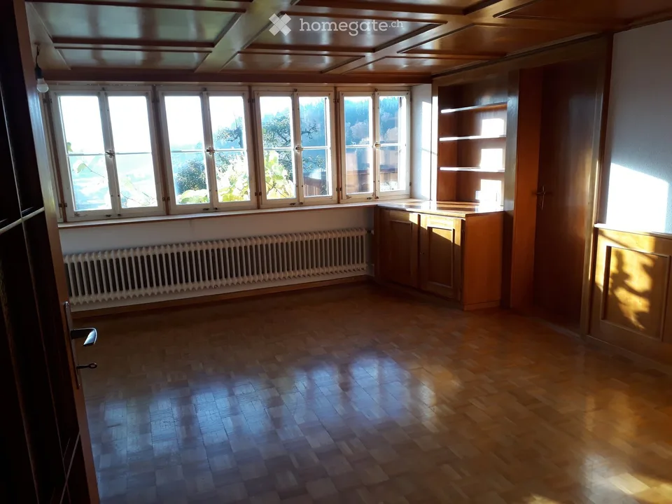 Appartamento luminoso, accogliente di 2 camere con vista sulla montagna e terrazza soleggiata