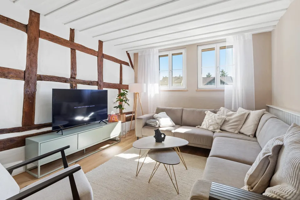 7-Zimmer Reihenhaus mit Charme in Wilchingen kaufen – Foto 3 von 13