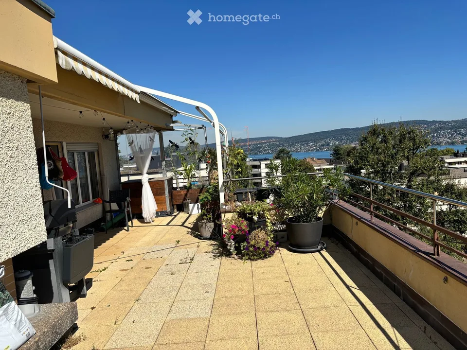 Appartement en duplex de 6,5 pièces avec vue à Thalwil ; LIMITÉ 6-9 mois