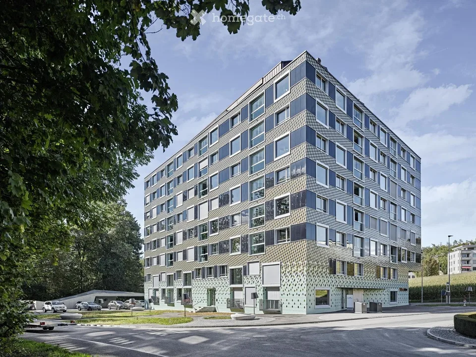 Modern 2.5-room apartment with pool, gym & rooftop terrace