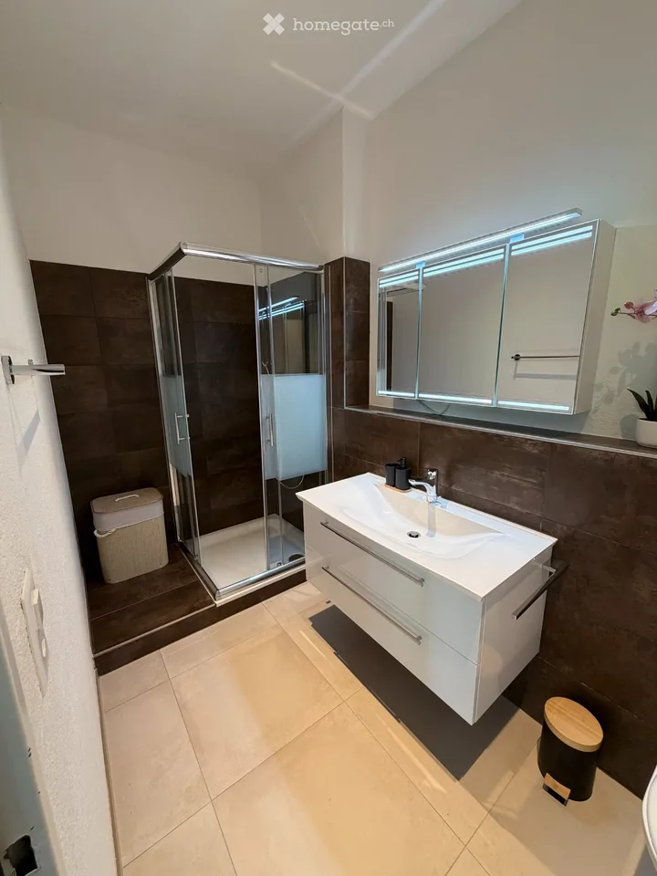 Lichtdurchflutete, möblierte 2-Zimmer-Wohnung