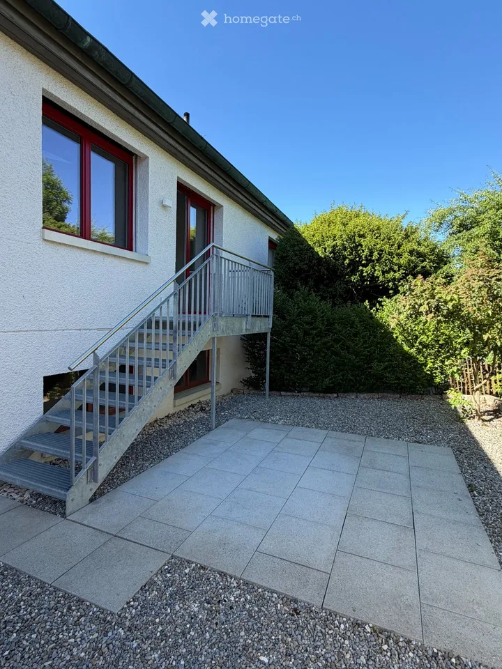 Lichtdurchflutete, möblierte 2-Zimmer-Wohnung