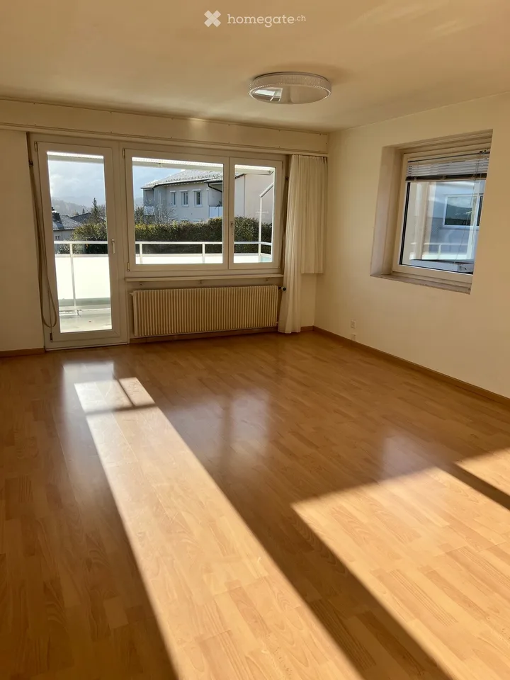 Helle Wohnung mit Weitblick - ruhig aber doch zentral
