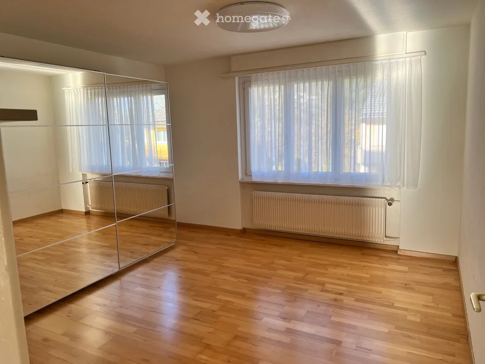 Helle Wohnung mit Weitblick - ruhig aber doch zentral