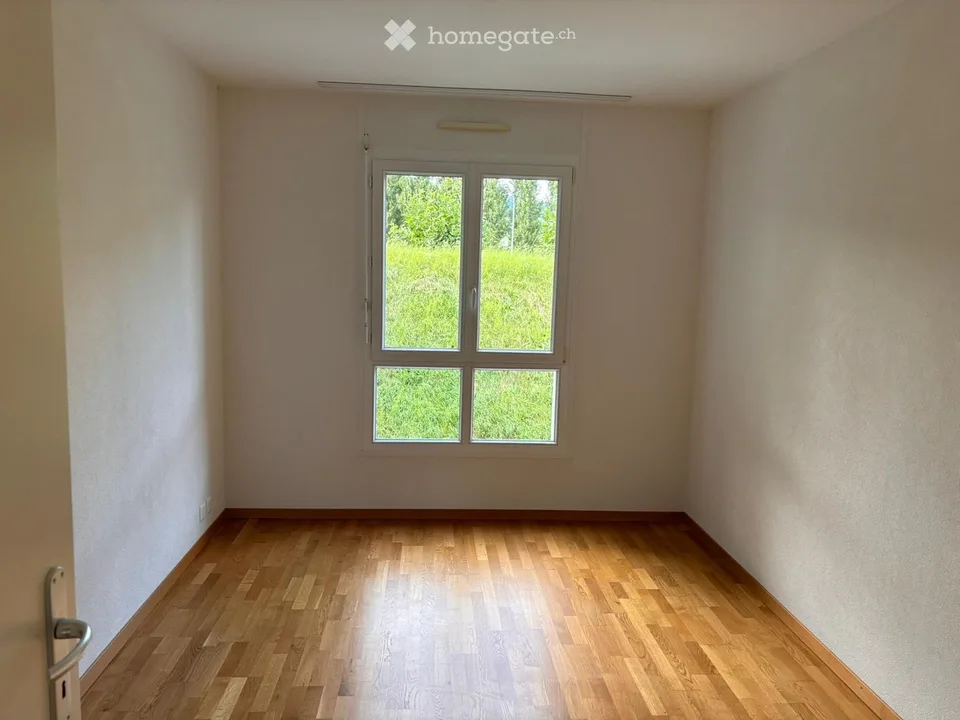 Appartamento con vista lago, 4,5 locali, a 10 minuti a piedi dal porto