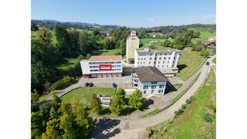komplett sanierte 3 1/2 Zi. Wohnung im Grünen am Dorfbach