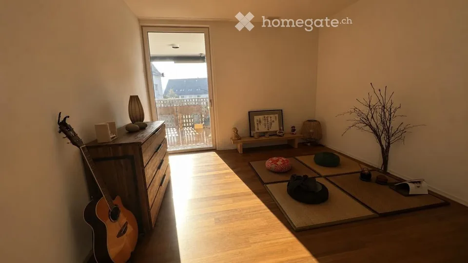 Exclusive bright 4.5-room apartment in a green area with quick connection to Zurich