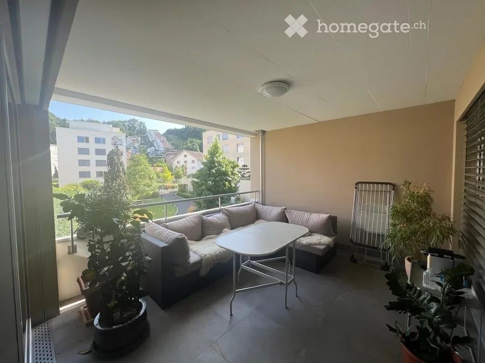 Moderne 2.5-Zimmer-Wohnung in Wollerau – Wohnen mit Komfort und Weitblick