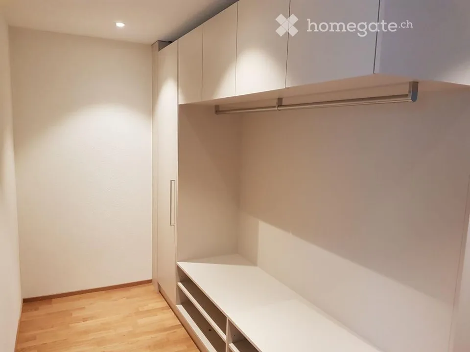 Moderne 2.5-Zimmer-Wohnung in Wollerau – Wohnen mit Komfort und Weitblick