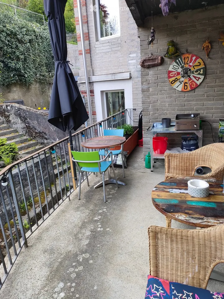 Incantevole appartamento di 2,5 locali in un edificio storico con balcone nel centro storico di Burgdorf