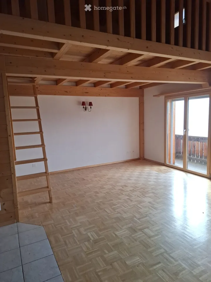 Appartement à Ruschein