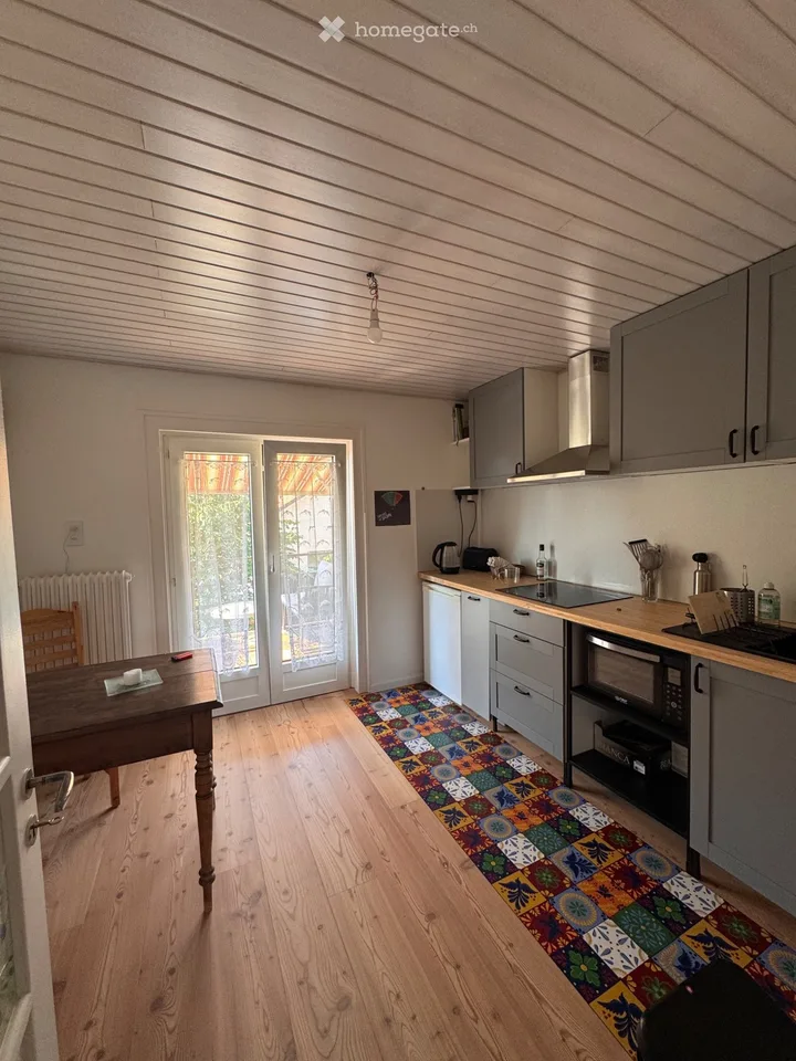 Haus auf dem Land zu teilen: Küche, Eingang, individuelles Stockwerk