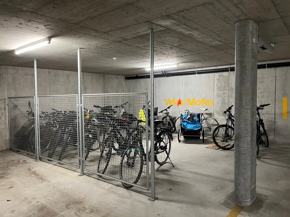 Helle 4½ Zimmer Wohnung mit grossem Balkon - Eigentumstandard