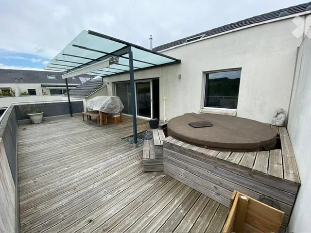 Magnificent 6.5-room attic apartment in Courtételle