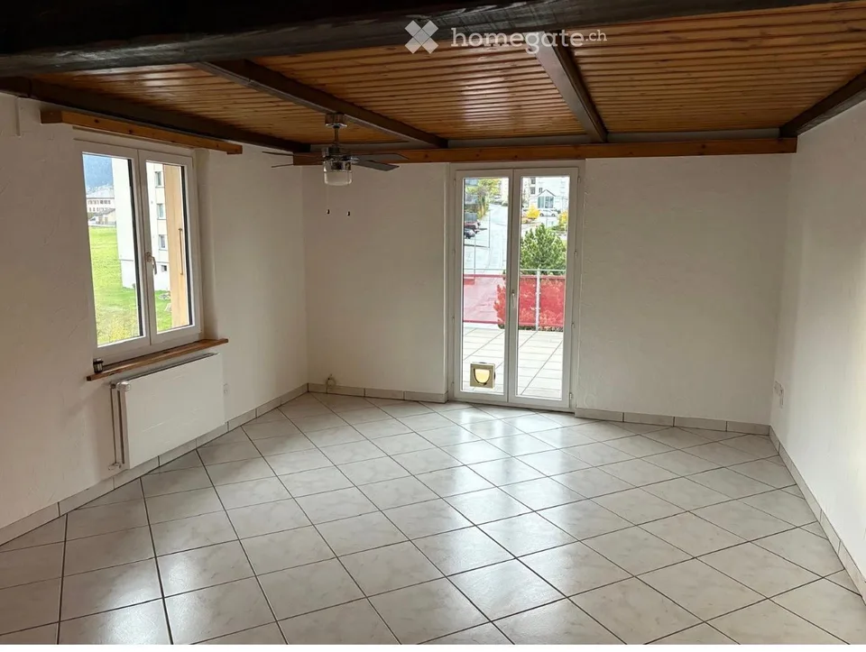 Charming 4.5-room apartment in Susten with large terrace and small balcony