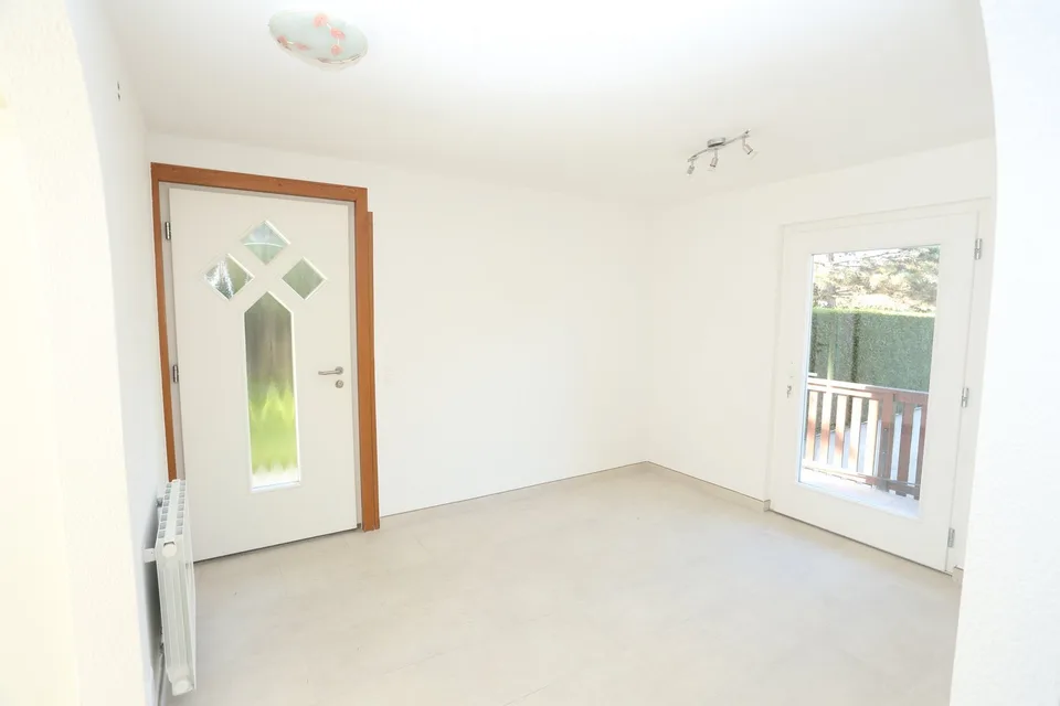 Charming semi-detached villa in a very quiet neighborhood