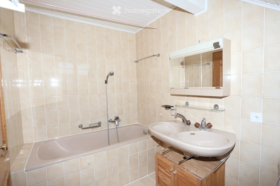 Charming semi-detached villa in a very quiet neighborhood