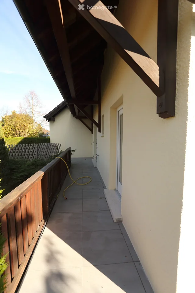Charming semi-detached villa in a very quiet neighborhood