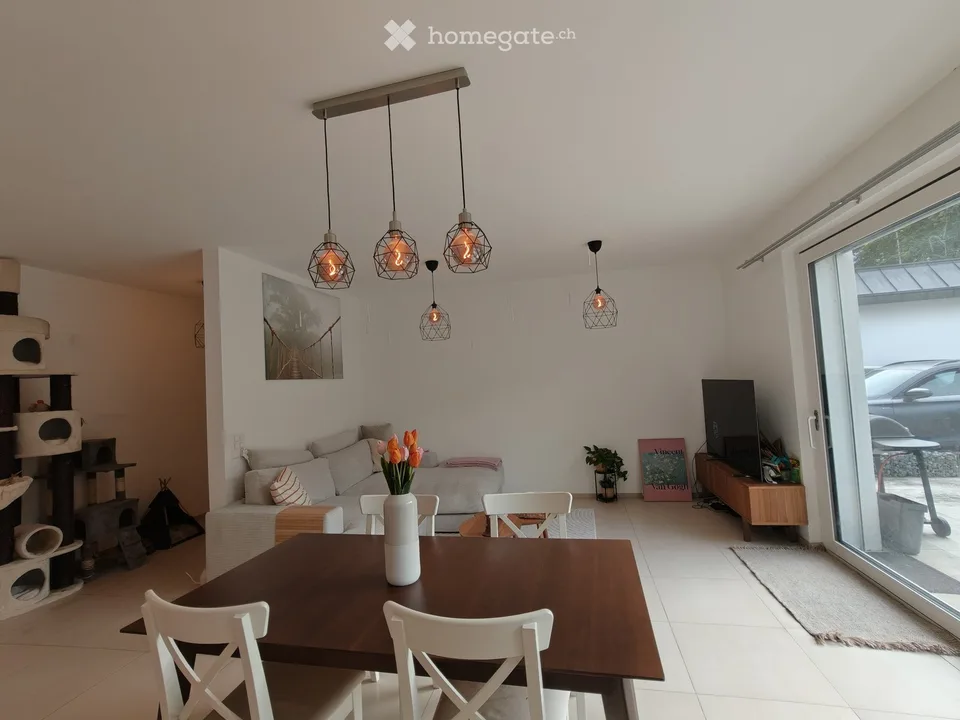 Spacious 4.5-room new apartment in Mollis, GL