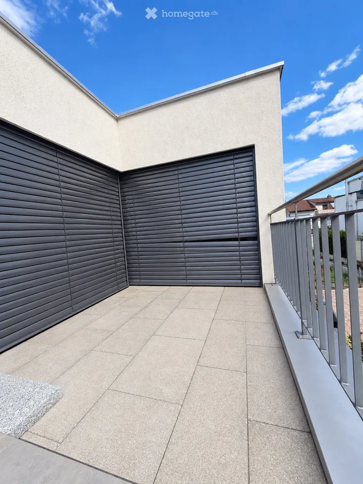 Special 4.5-room maisonette apartment in a two-family house