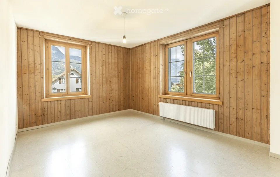 Helle 4.5-Zimmer-Wohnung mit Balkon und schöner Aussicht in Bonaduz