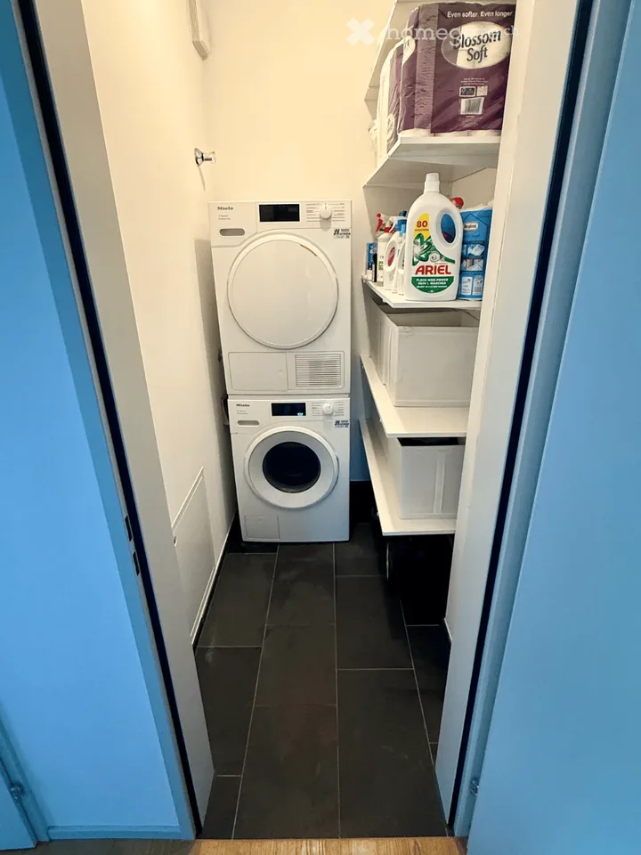 Moderne 4.5-Zimmer-Wohnung mit 2 Balkonen und 2 Badezimmer mitten in Reinach BL