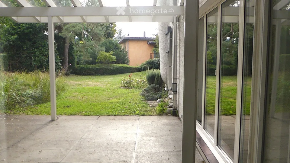 Einfamilienhaus mit mehreren Home-Office Räumen, Garten und privatem Seezugang in Küsnacht ZH