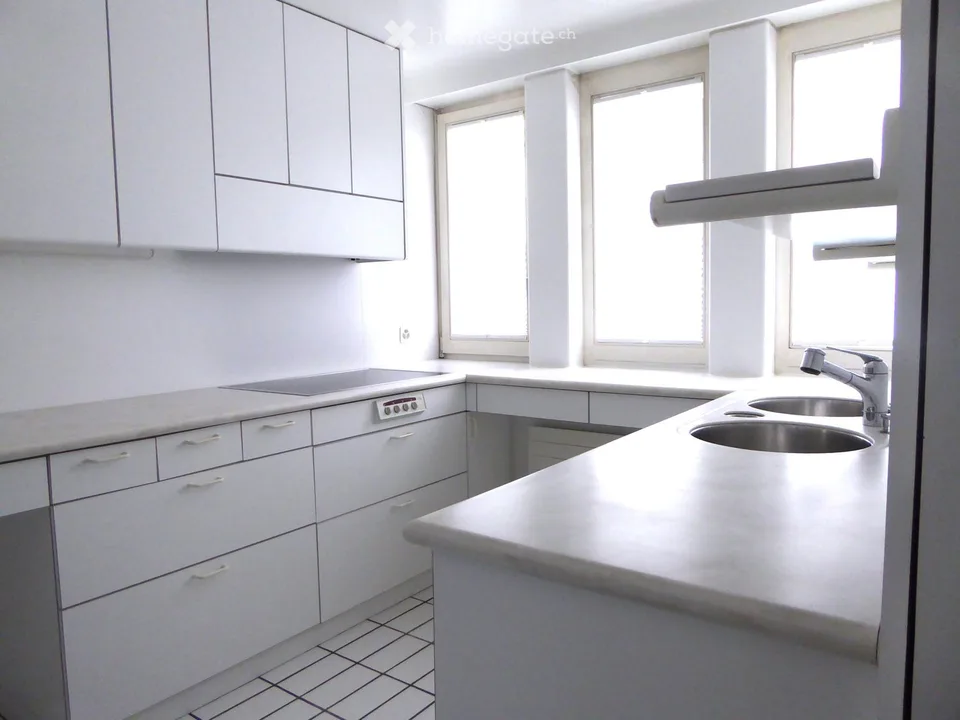 Einfamilienhaus mit mehreren Home-Office Räumen, Garten und privatem Seezugang in Küsnacht ZH