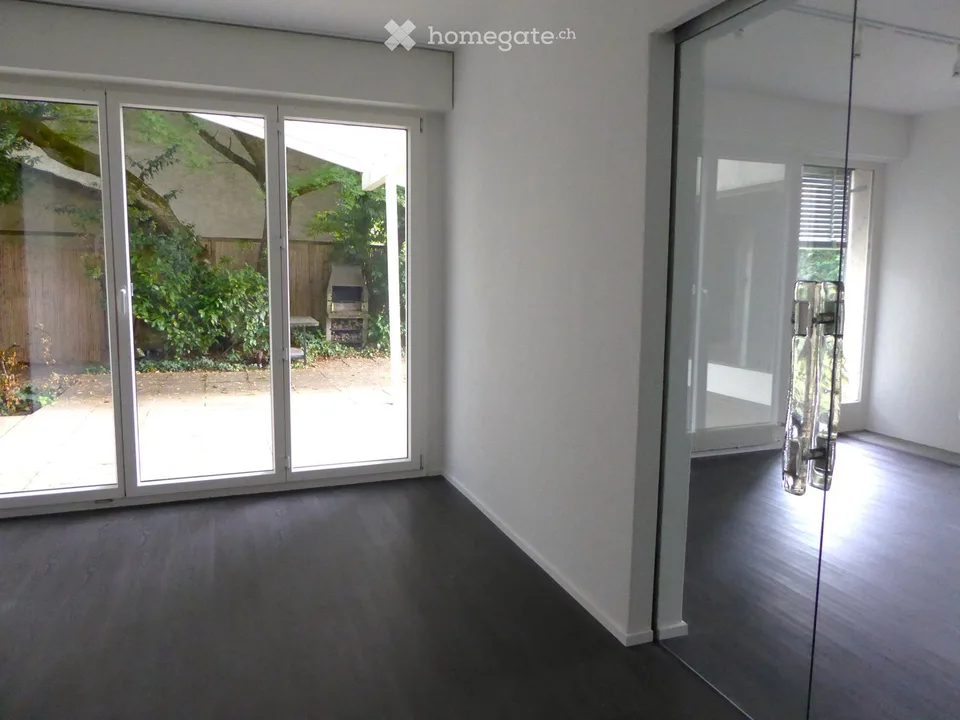 Einfamilienhaus mit mehreren Home-Office Räumen, Garten und privatem Seezugang in Küsnacht ZH