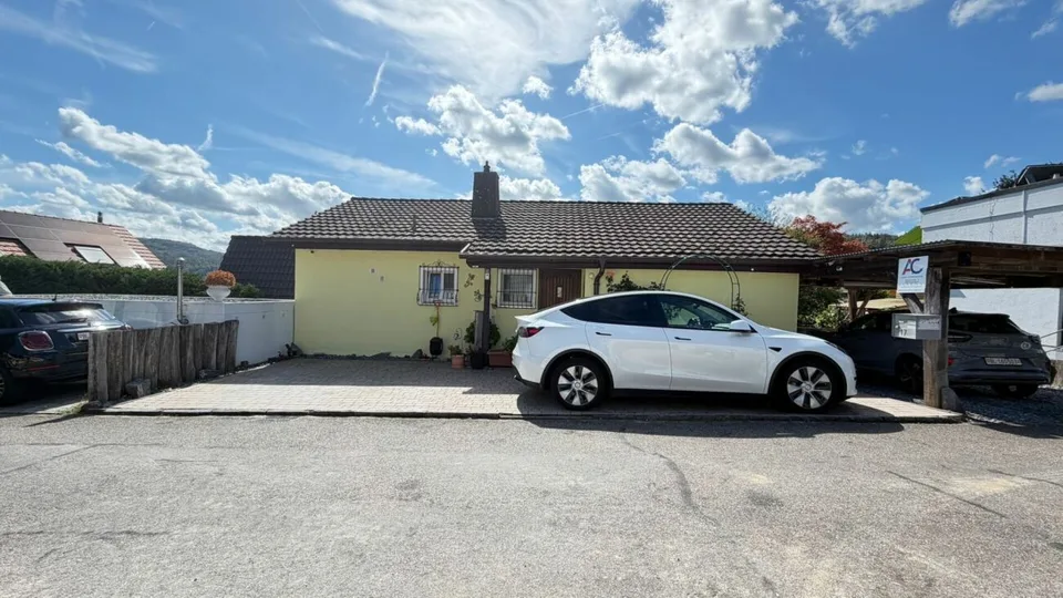 Freistehendes Einfamilienhaus mit grosser Aussichtsterrasse in Frenkendorf – Foto 15 von 16
