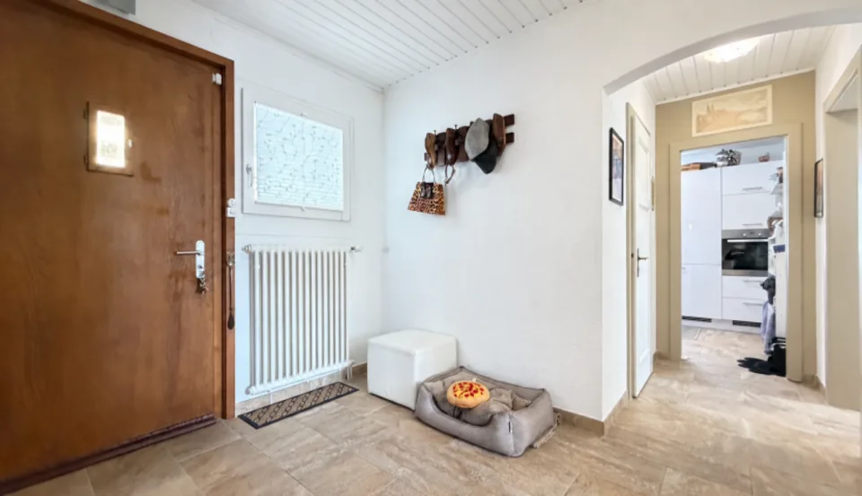 Freistehendes Einfamilienhaus mit grosser Aussichtsterrasse in Frenkendorf – Foto 14 von 16