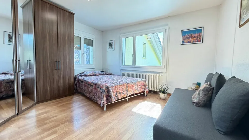 Freistehendes Einfamilienhaus mit grosser Aussichtsterrasse in Frenkendorf – Foto 10 von 16