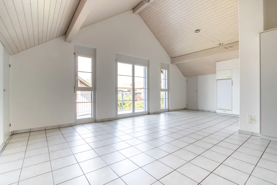 Attractive 3.5-room attic apartment with balcony – photo 9 of 12