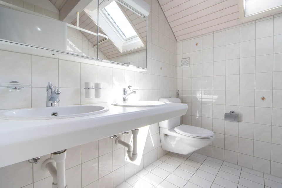 Attractive 3.5-room attic apartment with balcony – photo 6 of 12