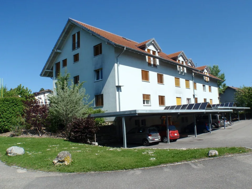 Charmant appartement 3.5 pièces à Ins avec balcon