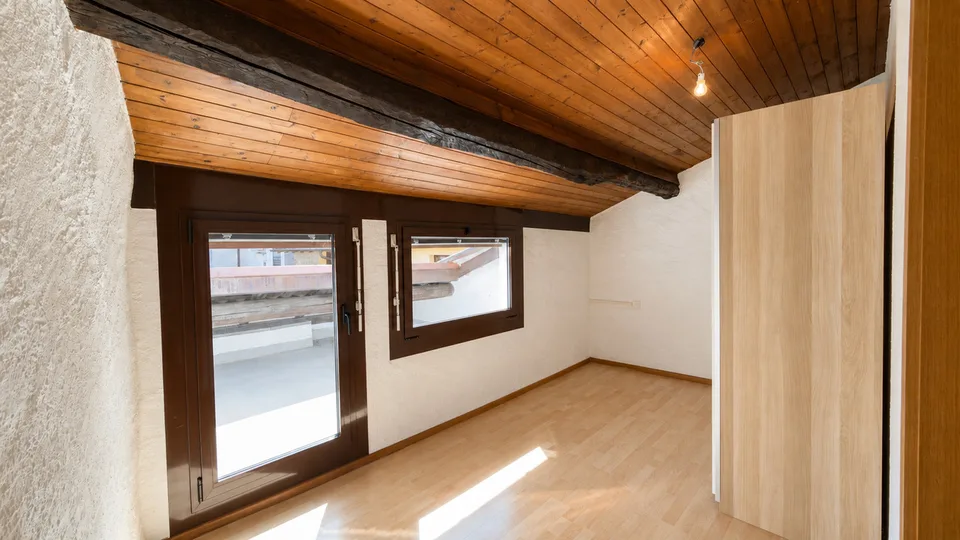 PICCOLA CASA TICINESE NEL NUCLEO DI BRUSINO ARSIZIO