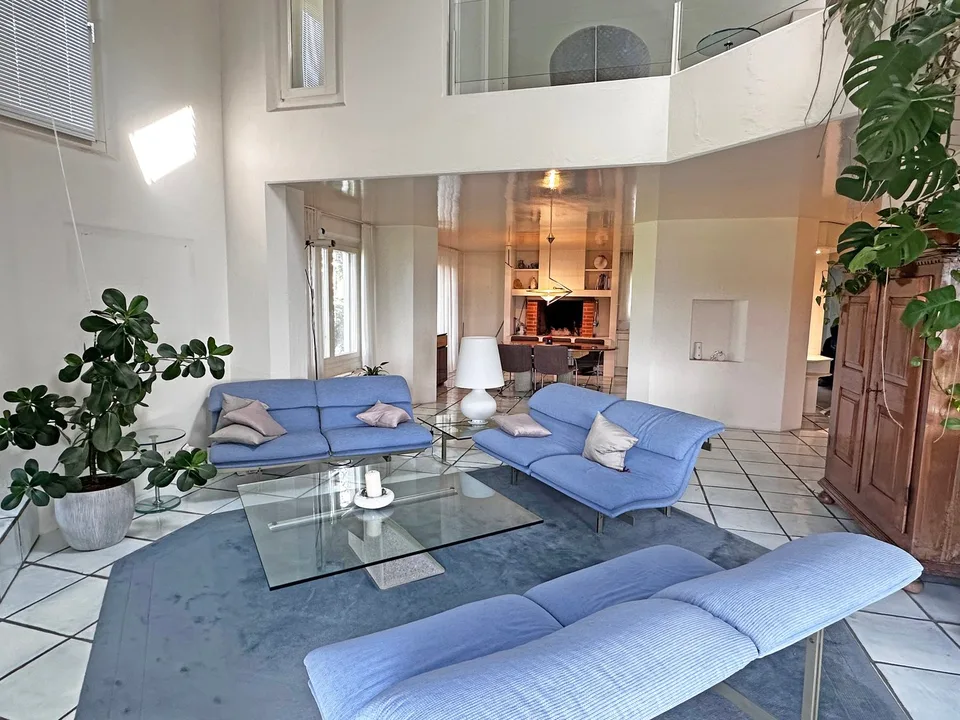 Exclusive two-story apartment with a panoramic view of Zurich – photo 3 of 13
