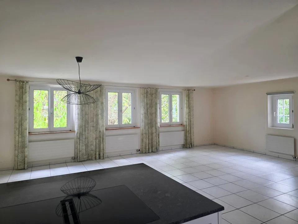 Charmant appartement maisonnette 4 pièces avec autorisation de balcon - situation centrale – photo 3 sur 13