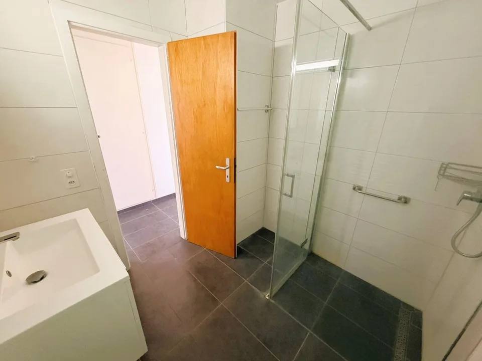 Spacious & bright 4.5 rooms - Beautiful view - Very quiet location - Very well located - Superb sunshine