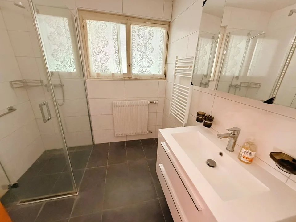 Spacious & bright 4.5 rooms - Beautiful view - Very quiet location - Very well located - Superb sunshine