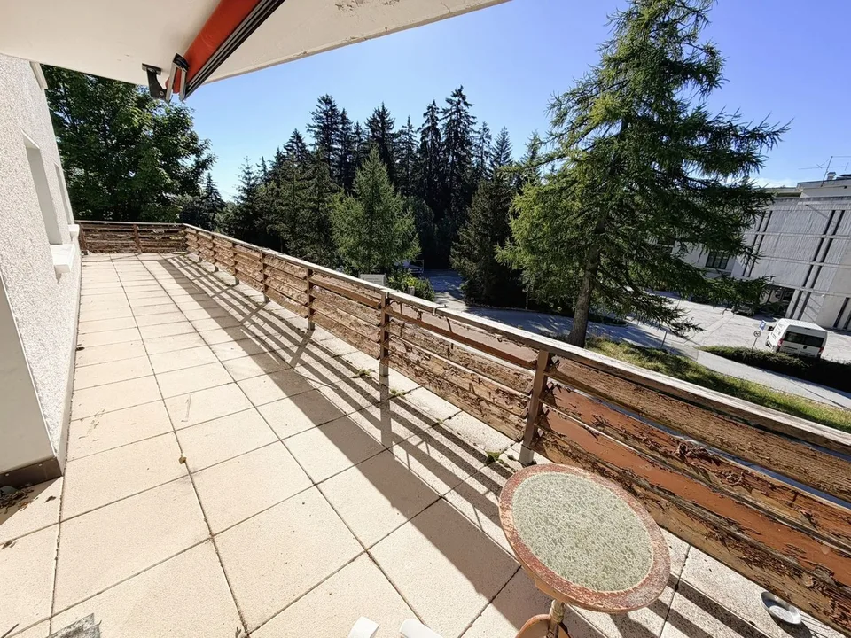 Spacious & bright 4.5 rooms - Beautiful view - Very quiet location - Very well located - Superb sunshine